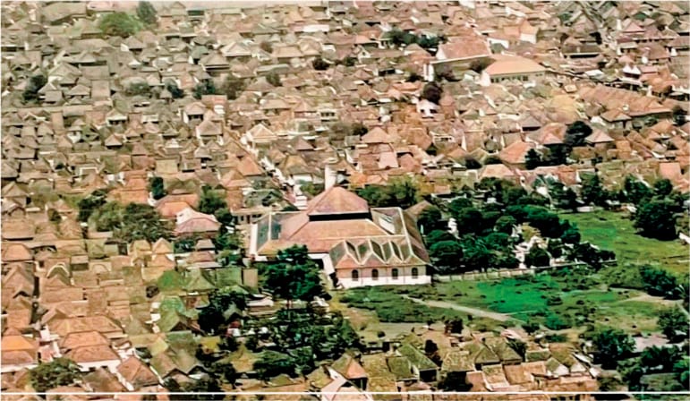 Masjid Agung Sunan Ampel